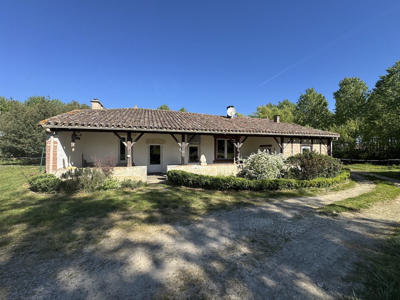 CASTELMORON SUR LOT, cadre idyllique pour cette maison de 16