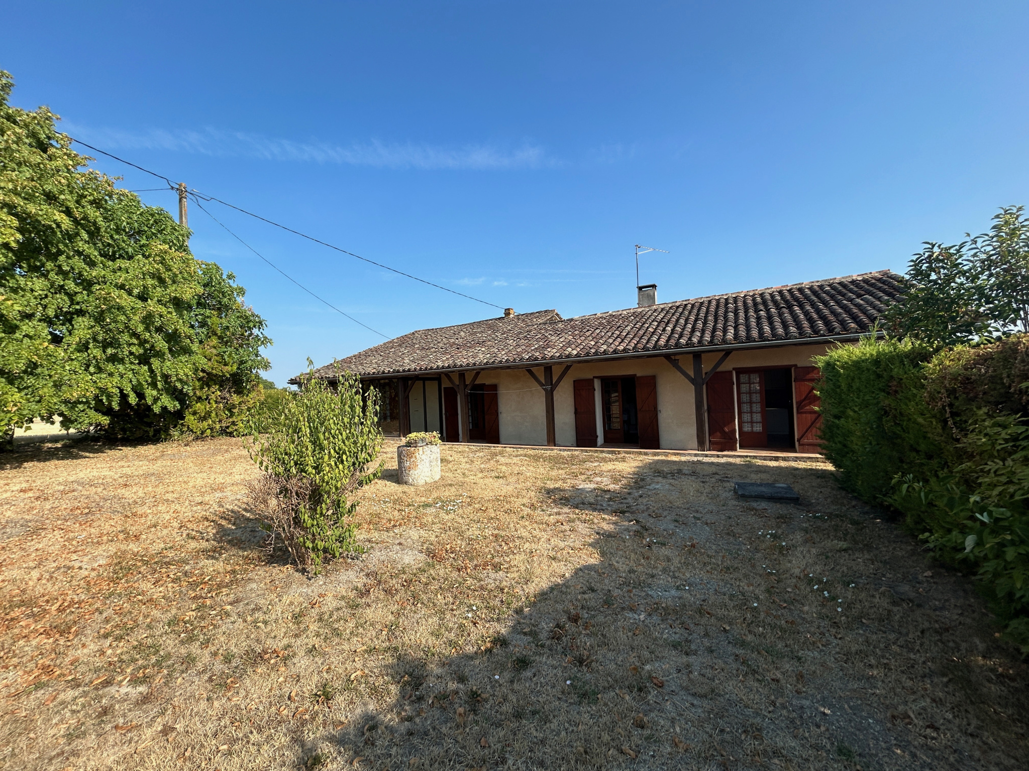 Maison de plain-pied, 3 chambres, jardin, garage.