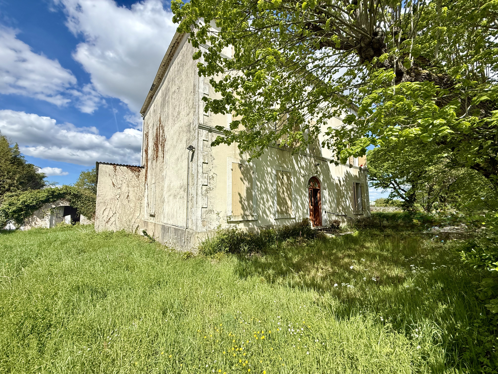 BIAS, ensemble immobilier sur une parcelle d'environ 5242 m2