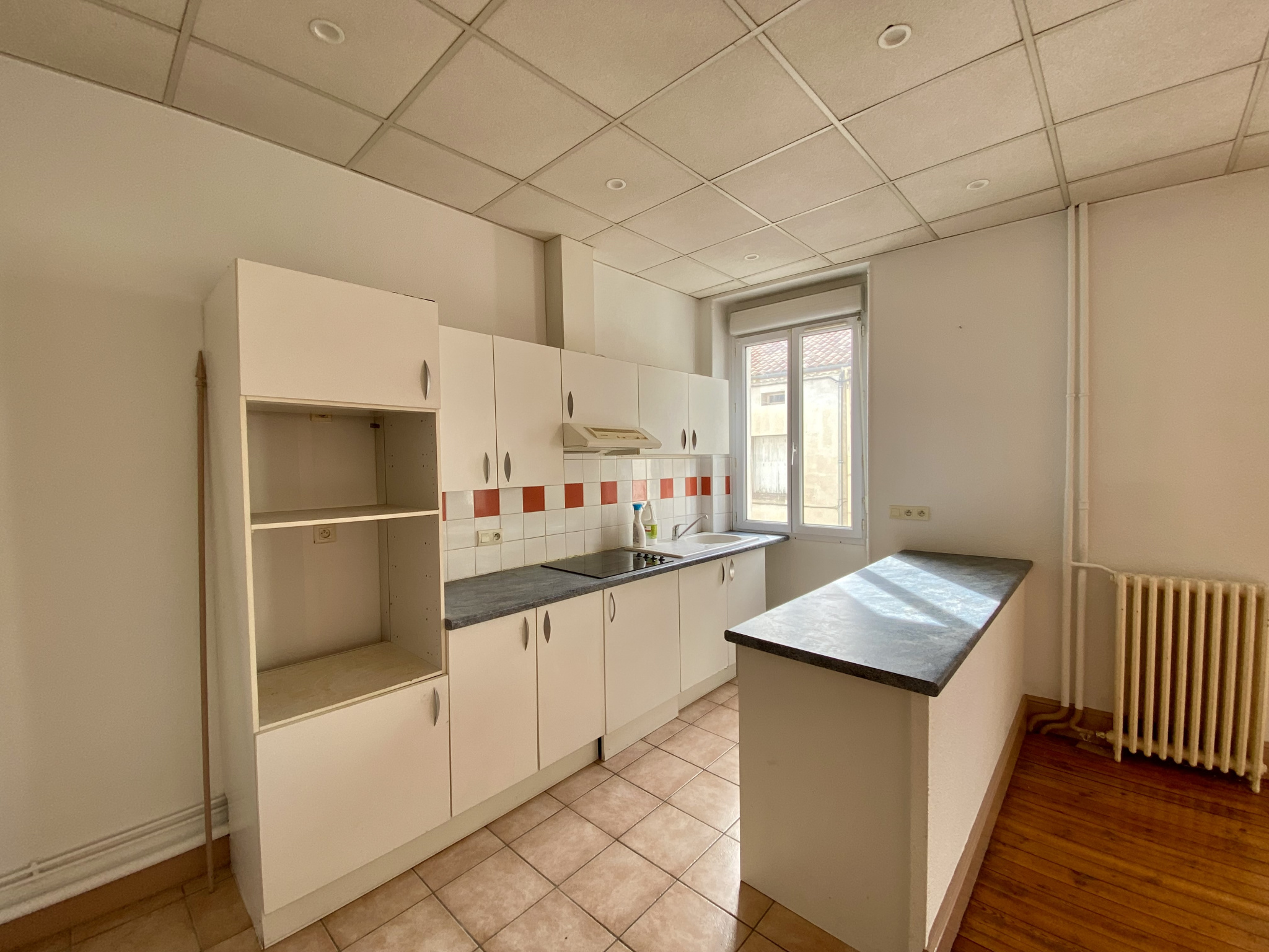 A VILLENEUVE SUR LOT, APPARTEMENT T2 DE 48,81m2