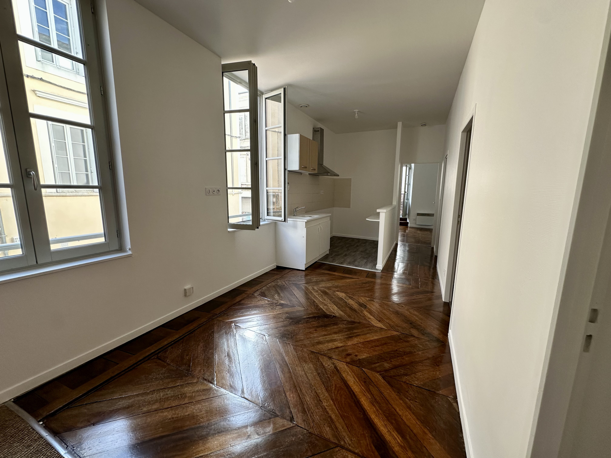 A VILLENEUVE SUR LOT, RIVE DROITE APPARTEMENT T2 DE 45,45M2 AVEC BALCON