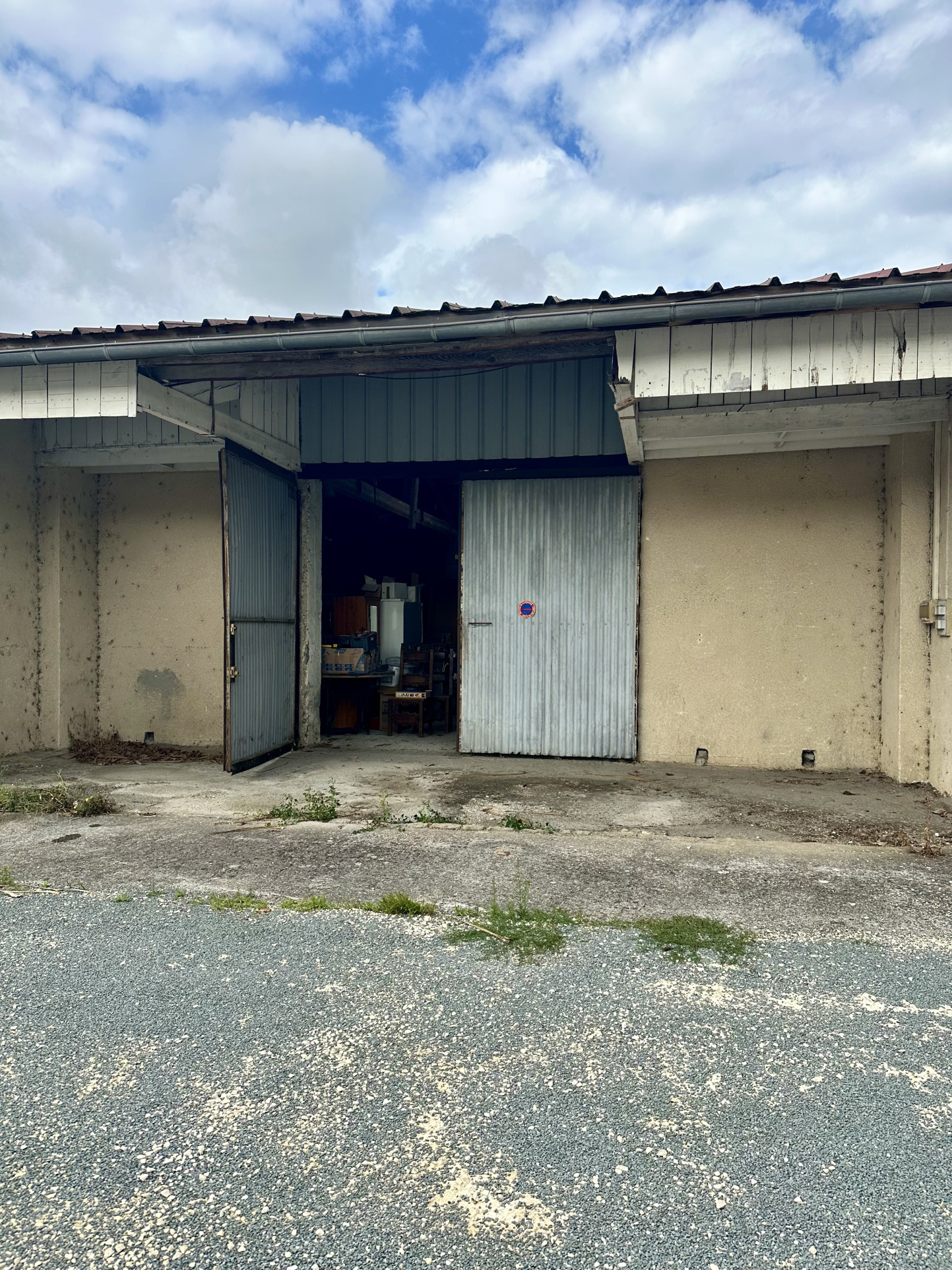 A VILLENEUVE SUR LOT, GARAGE OU ESPACE DE STOCKAGE DE 69,53m2