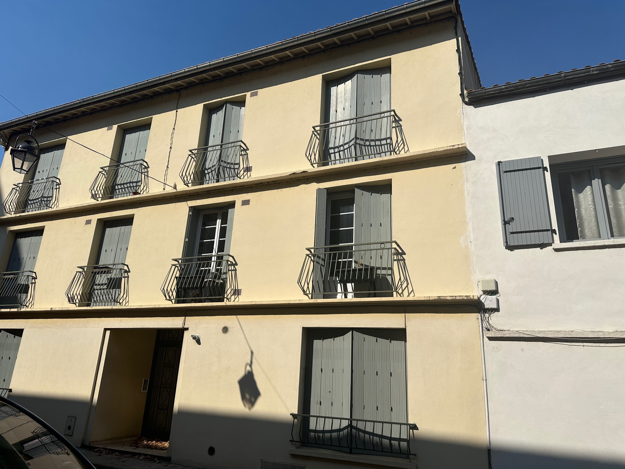 Villeneuve sur Lot appartement T2 à rénover dernier étage proche commodités