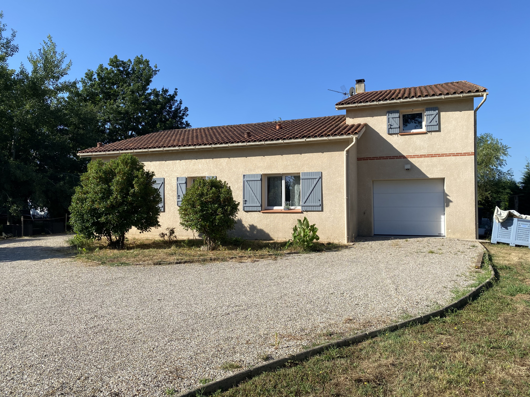 AU LÉDAT, MAISON T4 AVEC JARDIN, GARAGE ET CLIMATISATION