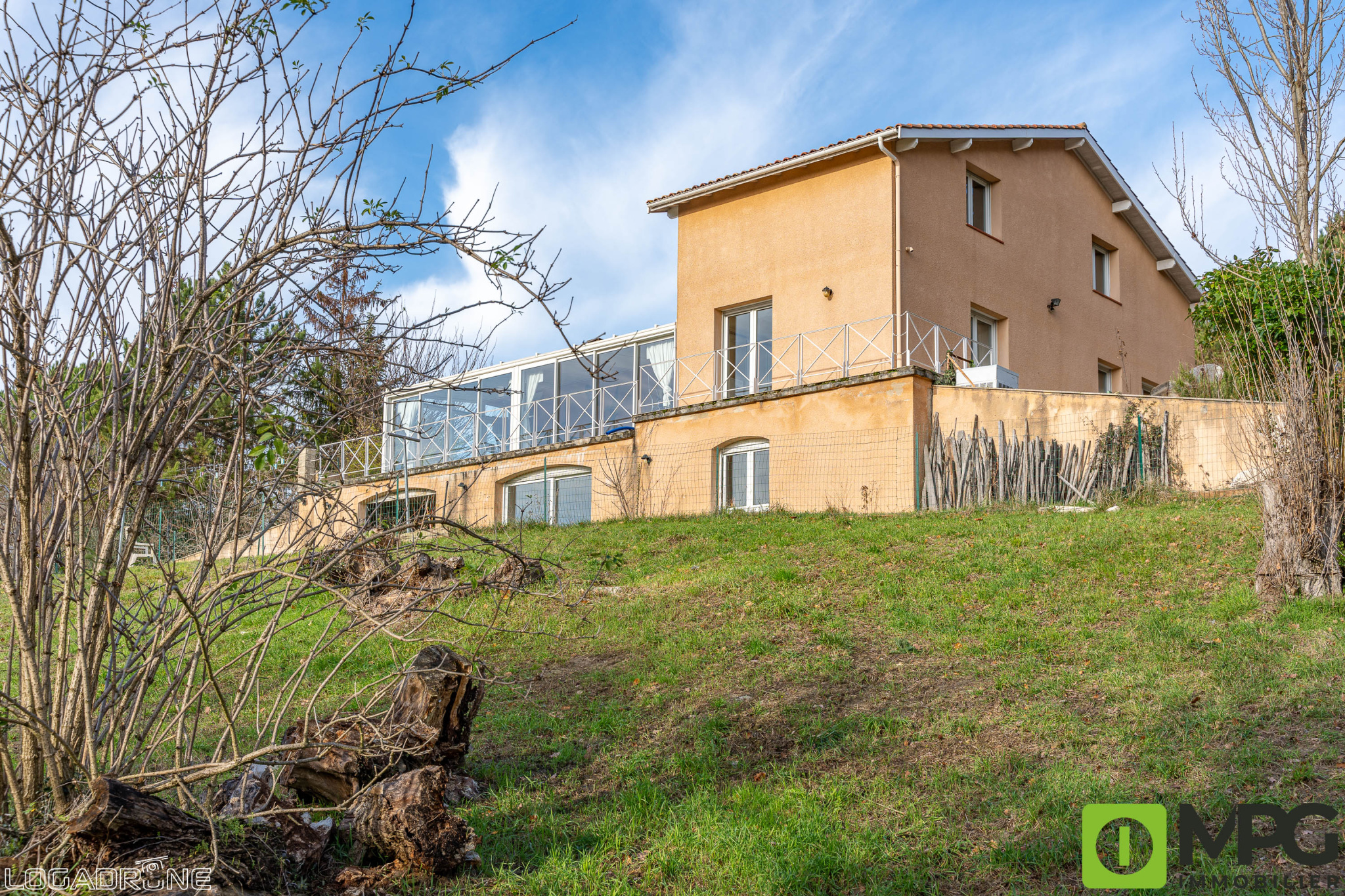 Sur les hauteurs de VILLENEUVE SUR LOT, maison 5 chambres