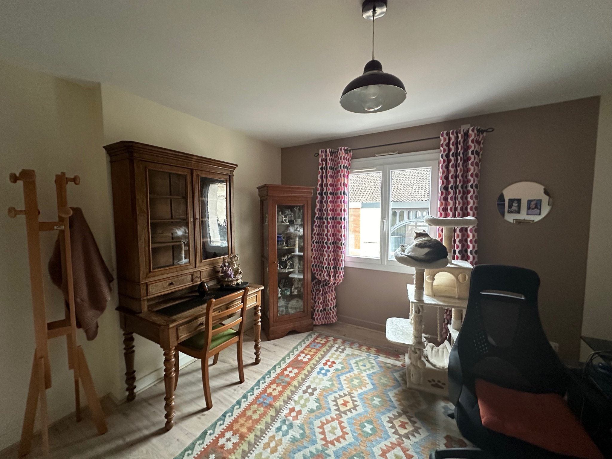 Appartement T3 rénové centre ville ViIleneuve sur Lot dans résidence sécurisée.